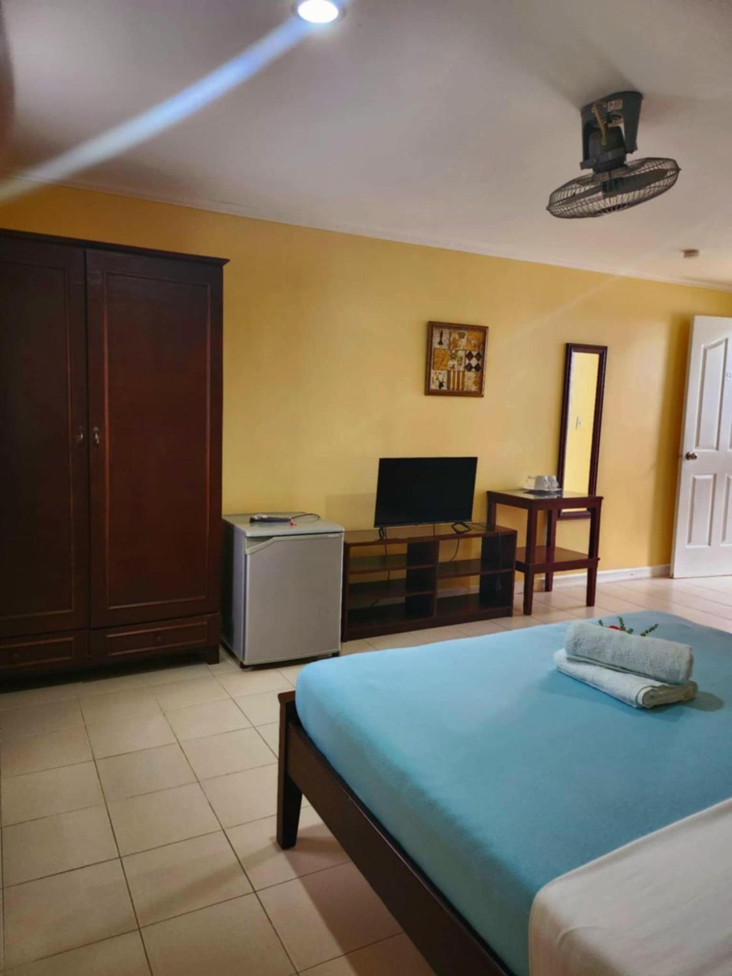 Villa Del Pueblo Inn Panglao Eksteriør billede